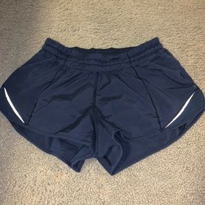 2.5 navy hotty hot shorts